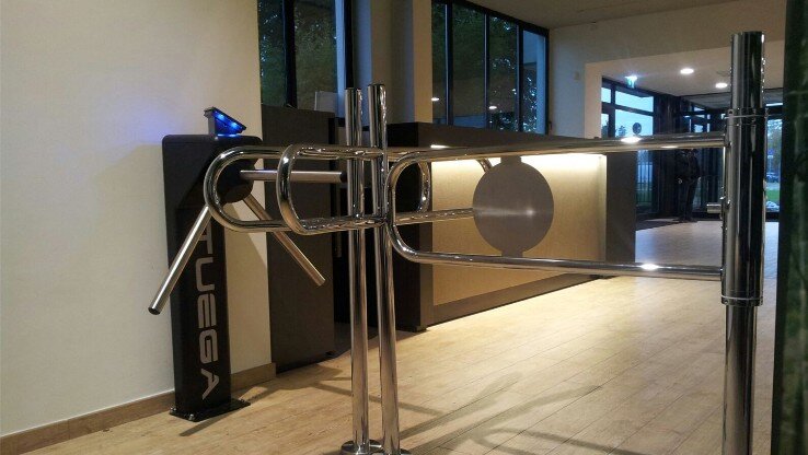 Tornello e portello per palestra